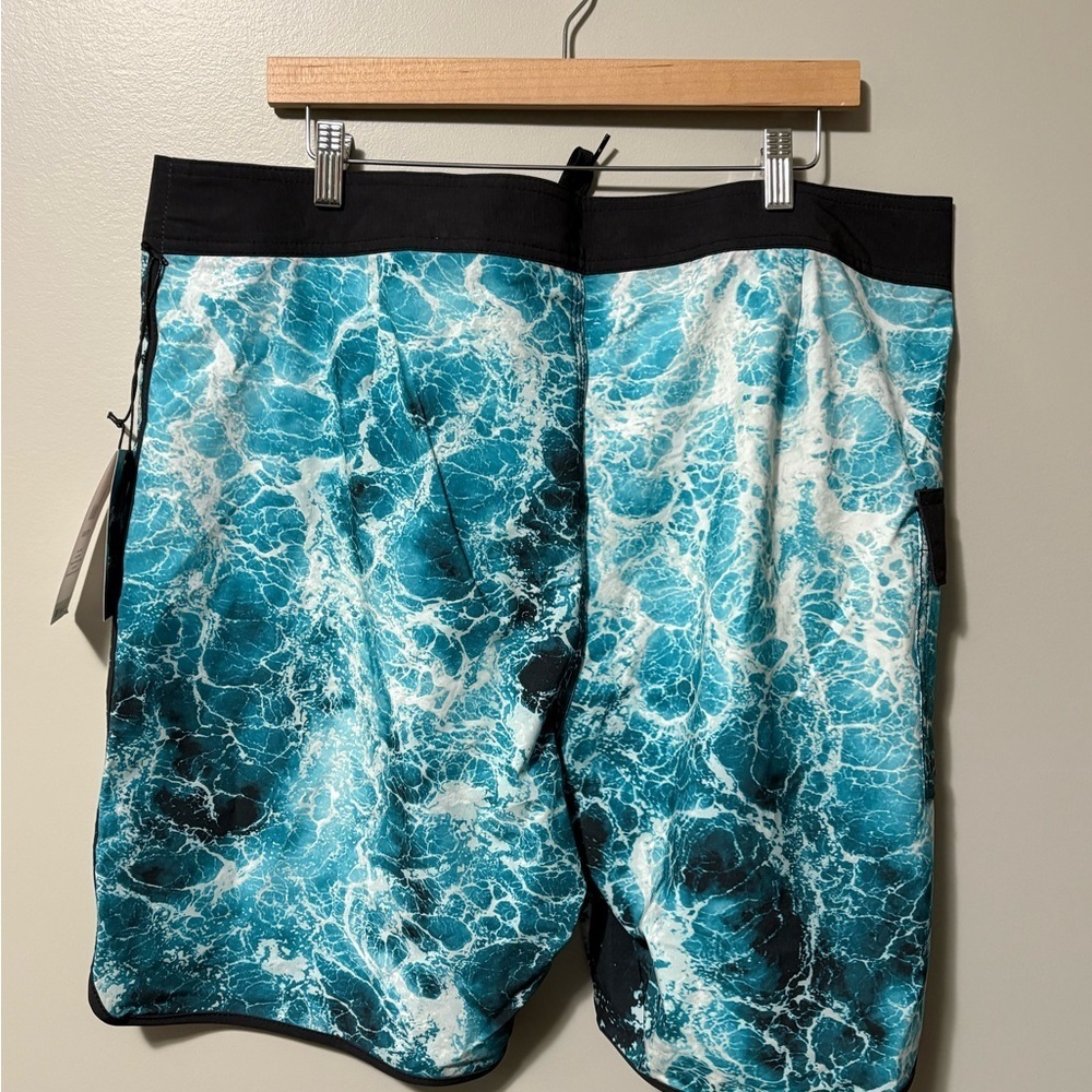 Zak Noyle + RVCA Eastern Trunk Ocean Waves Board Short Limited Edition - Picture 10 of 16